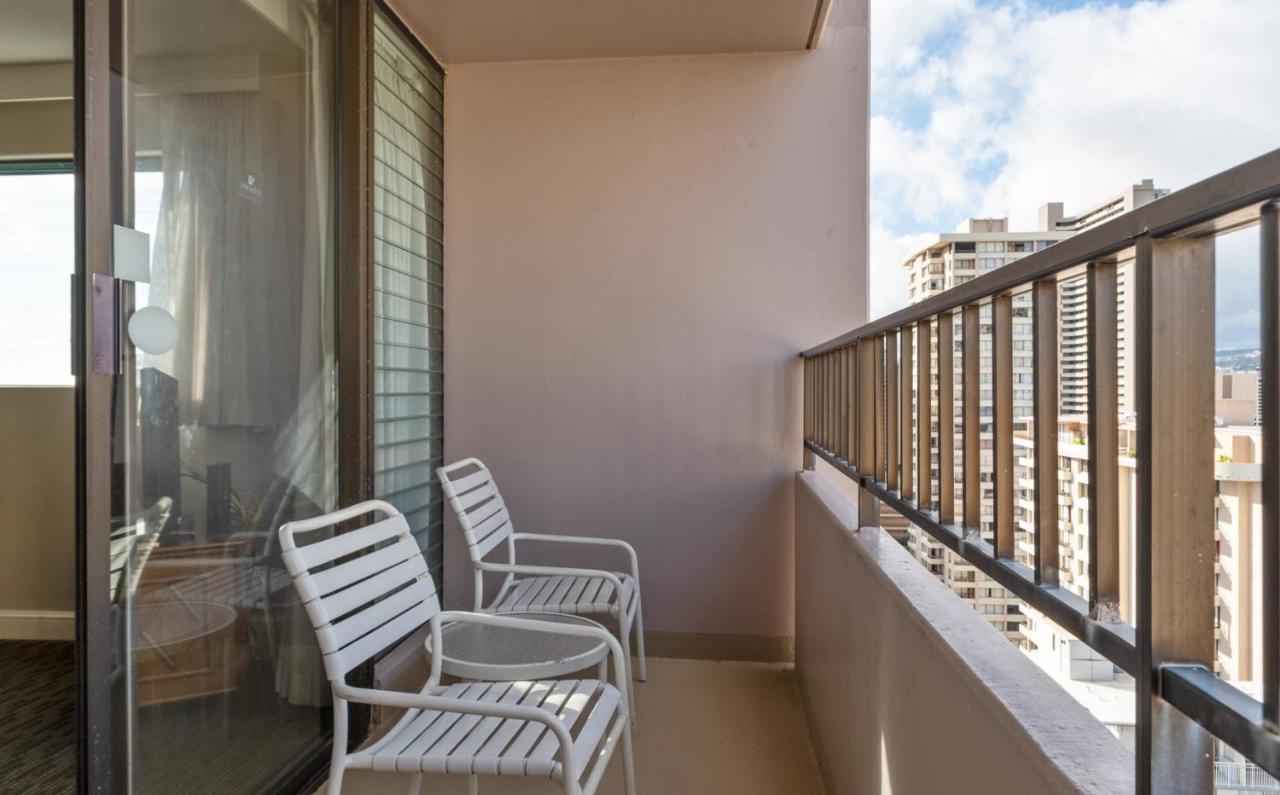 Private One Bedroom Condo, With Corporate Rental Car Savings Code Included, Free Onsite Parking Honolulu Luaran gambar