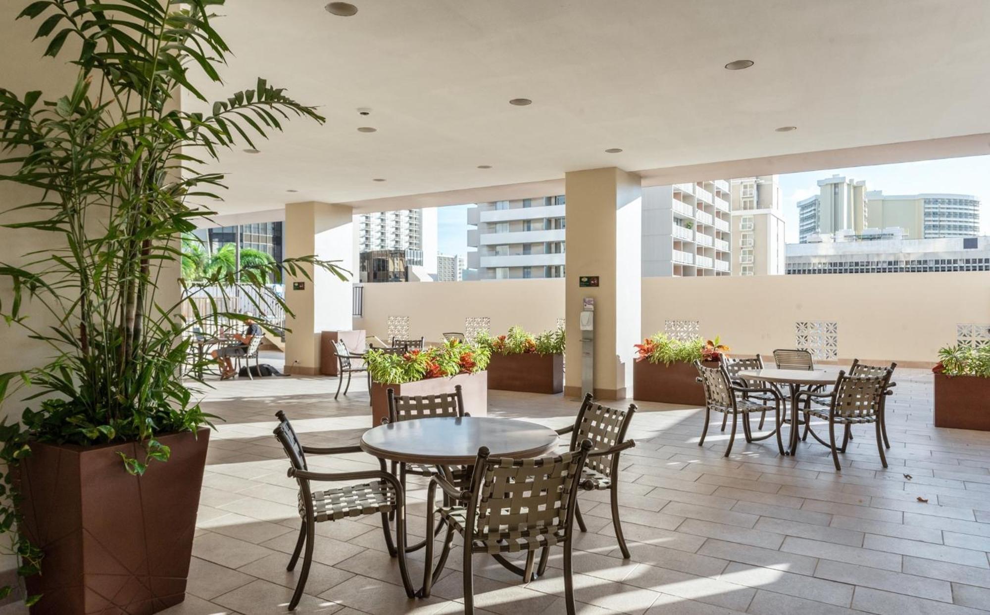 Private One Bedroom Condo, With Corporate Rental Car Savings Code Included, Free Onsite Parking Honolulu Luaran gambar