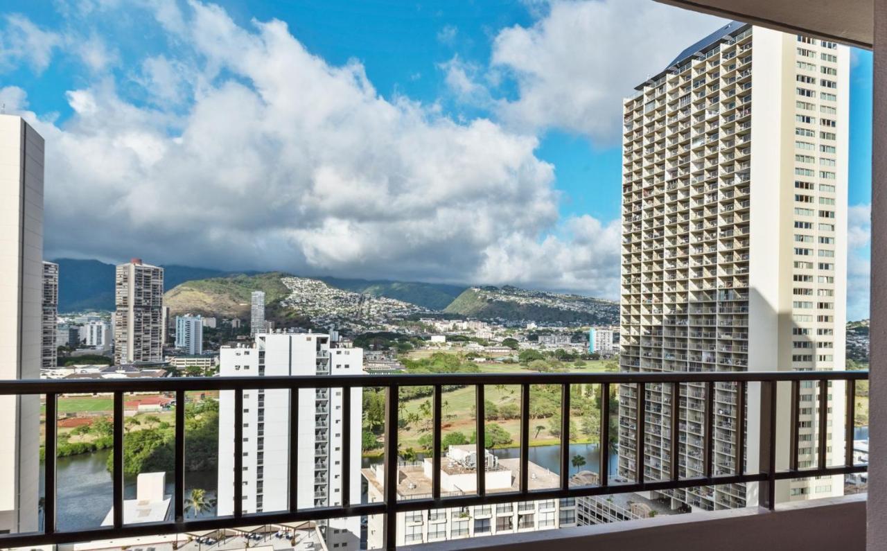 Private One Bedroom Condo, With Corporate Rental Car Savings Code Included, Free Onsite Parking Honolulu Luaran gambar
